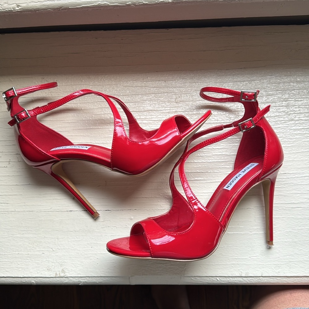 Like New Steve Madden Ace Sandals 7.5 - Picture 5 of 12